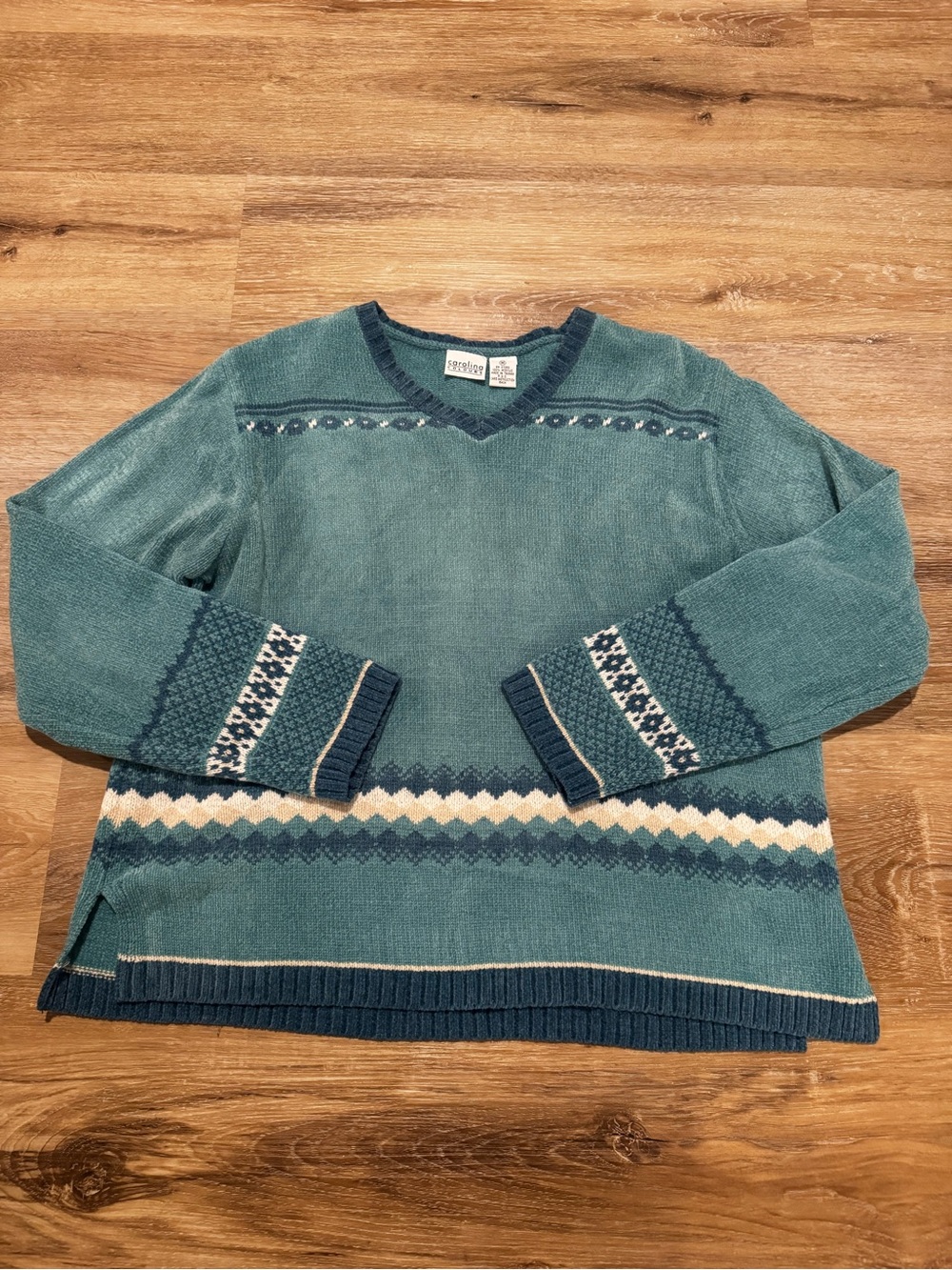 Vintage Carolina Colours Teal Patterned V-Neck Womens Sweater